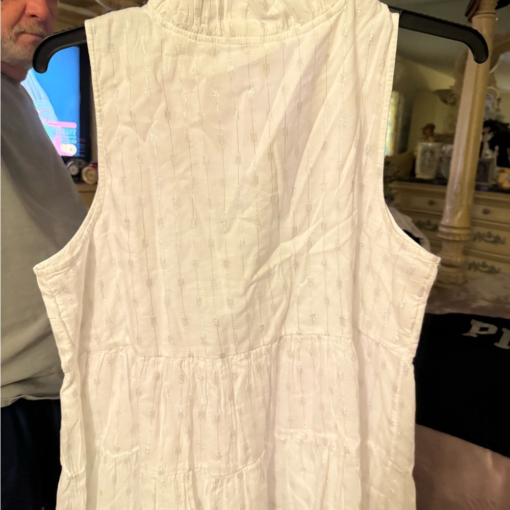 Comfty White Top - Picture 2 of 3